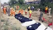 India llora por cientos de víctimas tras choque de trenes