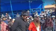 Vecinos capturan y golpean desnudos a delincuentes en Puno