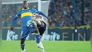 Luis Advíncula sufrió una lesión y quedó fuera de la Bicolor