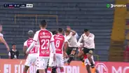 ¿Quiso hacer la de Maradona? Valera reclamó gol para Universitario, pero lo anularon por mano