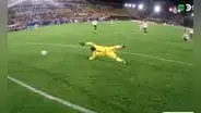 Hugo Rodallega anota golazo de larga distancia y complica a Universitario en la Sudamericana