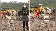¡La pelea del siglo!: perro y bombero se enfrentan por un trapo y lo transmiten en vivo
