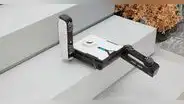 Robot aspiradora parece un transformer: puede subir y bajar escaleras para limpiarlas