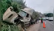 Chorrillos: chofer de camión de carga perdió el control y chocó en la Costa Verde