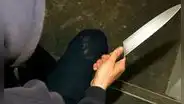 Padre de familia es acuchillado por vecinos tras pedirles que no orinen en su moto