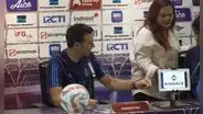 DT de Argentina cambió a traductora en plena conferencia: "Que venga él que habla más claro"