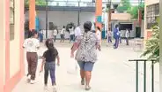 Escolares de Piura vuelven a aulas pese a alerta de dengue