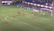 Mitoma pone el 2-0 para Japón ante Perú luego que la pelota chocara en Carlos Zambrano