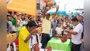 ¡Impresionante récord! Piurano ganó concurso al beber 2 litros de chicha de jora en 13 segundos