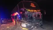 Arequipa: policía muere tras accidente de camioneta con bus interprovincial
