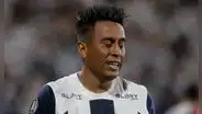 Hinchas de Alianza Lima arremeten contra Cueva tras quedar fuera de la Libertadores