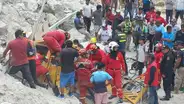 ¡Milagro! Obrero fue rescatado con vida tras quedar atrapado bajo un cerro de rocas en Piura