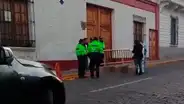 Policía muere tras estrellar su moto contra una baranda en Arequipa