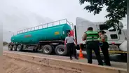 Delincuentes secuestran y atan a chofer de cisterna para robar más de 10.000 galones de gasolina