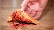 ¿Cuál es el tiempo máximo que un alimento puede estar en el suelo sin contaminarse?