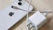 ¿Por qué Samsung y Apple no incluyen cargador y audífonos en la caja de sus teléfonos?