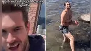 "¡Alalauu!": Eduardo Romay, capitán de la selección de vóley, se baña en el lago Titicaca a 0 °C
