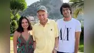 Mario Vargas Llosa se reúne con familiares tras superar la COVID-19