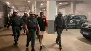 Detienen a preparador físico de Universitario por gestos racistas en partido contra Corinthians
