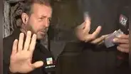 Periodista argentino compró sustancias ilícitas en vivo y es conducido a la comisaría