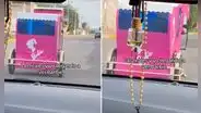Joven graba mototaxi de Barbie en plena calle y usuarios estallan: "Eso es marketing"