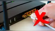 ¿Por qué nunca deberías manipular el cable de fibra óptica que va conectado al router?