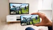 ¿Cómo conectar mi celular a mi televisor sin cable?