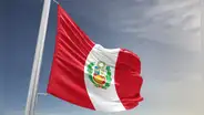 ¿Qué significan los elementos presentes en el escudo de Perú?