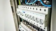 Nuevos suministros de luz costarán 9% menos para usuarios domiciliarios y pequeños comercios