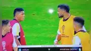 Grimaldo y Brenner Marlos tuvieron un tenso cruce de palabras previo al duelo entre Cristal y Emelec
