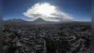 Volcán Ubinas: cenizas nublaron parte de la ciudad de Arequipa