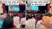 Joven confunde el juramento a la bandera con el Padre Nuestro y público lo alienta con aplausos