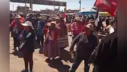 Más de 2.000 profesores protestan contra Dina Boluarte y el Congreso en aeropuerto de Puno