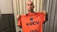 ¿Nuevo hincha 'poeta'?: Emanuel Noir de Ke Personajes posó con la camiseta del club César Vallejo