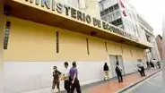 Economía continúa enfriándose, pero el MEF niega recesión
