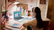 China prohibirá a todos los menores de 18 años ingresar a internet de noche