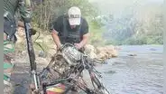 Satipo: quemaron y lanzaron al río moto en la que iban víctimas