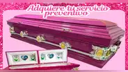 Funeraria se une al boom de Barbie y vende ataúdes de color rosa