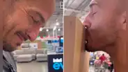 “Mi primera laptop en mis 38 años”: profesor cubano, emocionado por comprar computadora en EE. UU.