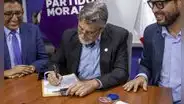 Expresidente Francisco Sagasti colocó su firma para exigir el adelanto de elecciones