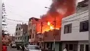 SMP: incendio de grandes proporciones se registra en una vivienda
