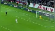 La genial definición de Paolo Guerrero en la tanda de penales de LDU Quito vs. Ñublense