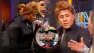 'La Mackyna' debuta como imitador en 'JB en ATV' y así fue su primer sketch parodiando a Luis Miguel
