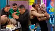¡No lo suelta! Alfredo Benavides le tiró tortazo a la 'Mackyna' y escena terminó en bronca