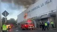 Arequipa: incendio afectó centro comercial La Isla y vendedores tratan de recuperar sus bienes