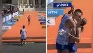 Atleta esperó a que su pareja cruzara la meta y le propuso matrimonio en el Mundial de Atletismo