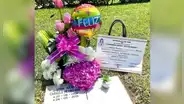 Hija lleva su título de médico a cementerio en Ica y se lo dedica a su madre: “El cielo está de fiesta”