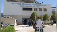 Arequipa: adulto mayor pide que médicos aceleren el traslado a Lima de su nieto con cáncer al estómago
