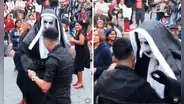 Artista se disfraza de ‘La monja’ y se luce bailando en parque Kennedy: “En Perú nunca te aburres”