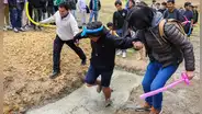 ‘Bautizan’ en cemento a recién ingresados a universidad particular de Huancayo